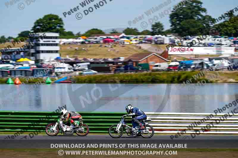 Vintage motorcycle club;eventdigitalimages;mallory park;mallory park trackday photographs;no limits trackdays;peter wileman photography;trackday digital images;trackday photos;vmcc festival 1000 bikes photographs